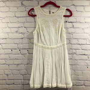 Free People size 4 eyelet dress embroider trim